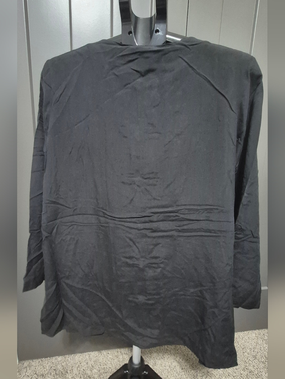 Vintage Neiman Marcus 100% Silk Top with Knot Closures – Size M - Picture 4 of 5